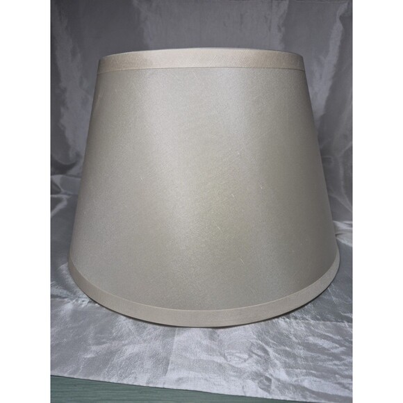 Vintage Restoration Hardware Ivory Silk Drum Roll With Slant Shade 8 1/2" T - Picture 4 of 16